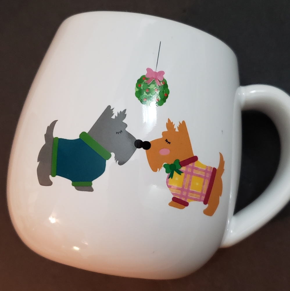 Caribou Coffee Mistletoe Kisses Mug 2018 - Picture 6 of 10